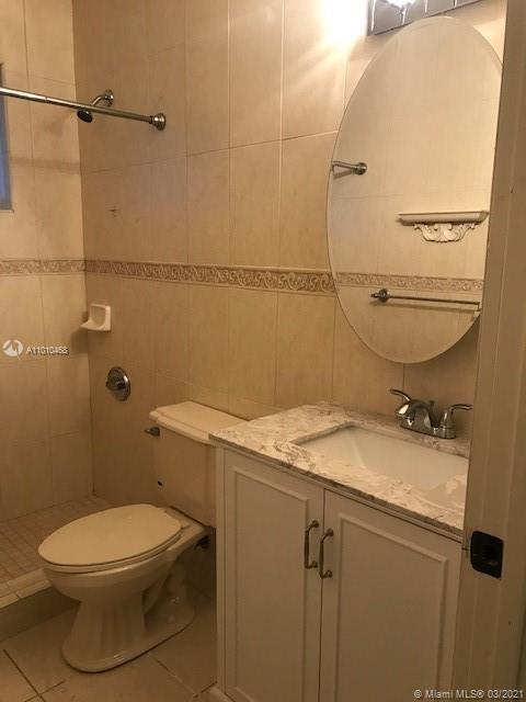 TAMIAMI PINES REV PLAT - Residential Lease