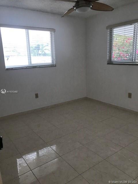 TAMIAMI PINES REV PLAT - Residential Lease