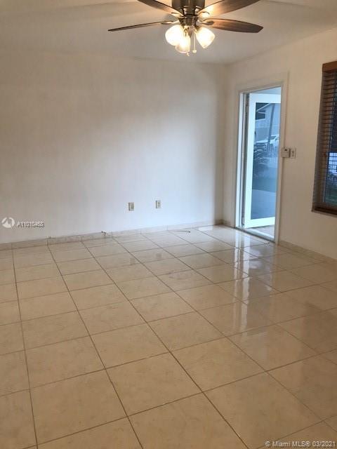 TAMIAMI PINES REV PLAT - Residential Lease