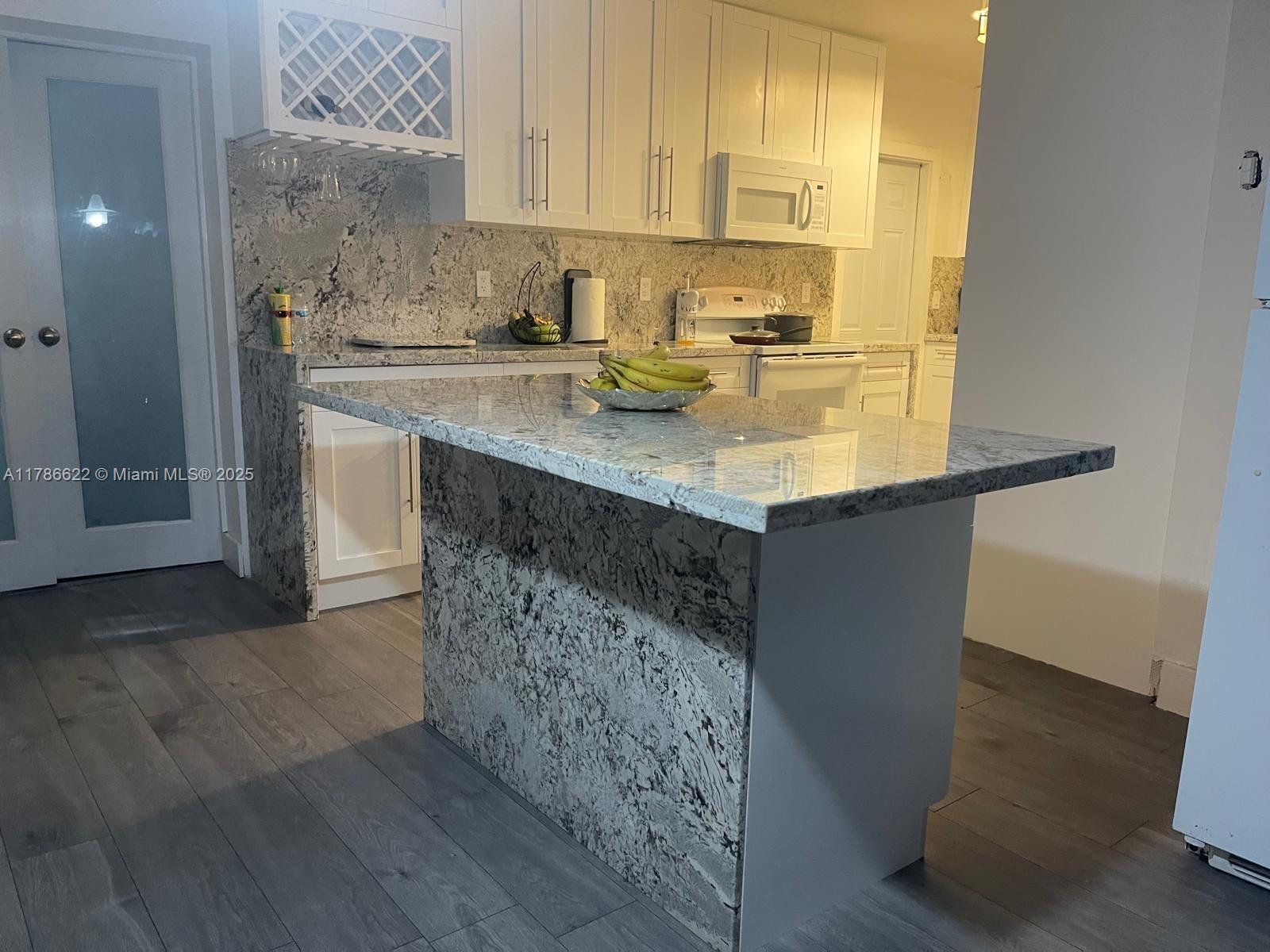 PINE TREE PARK - Residential