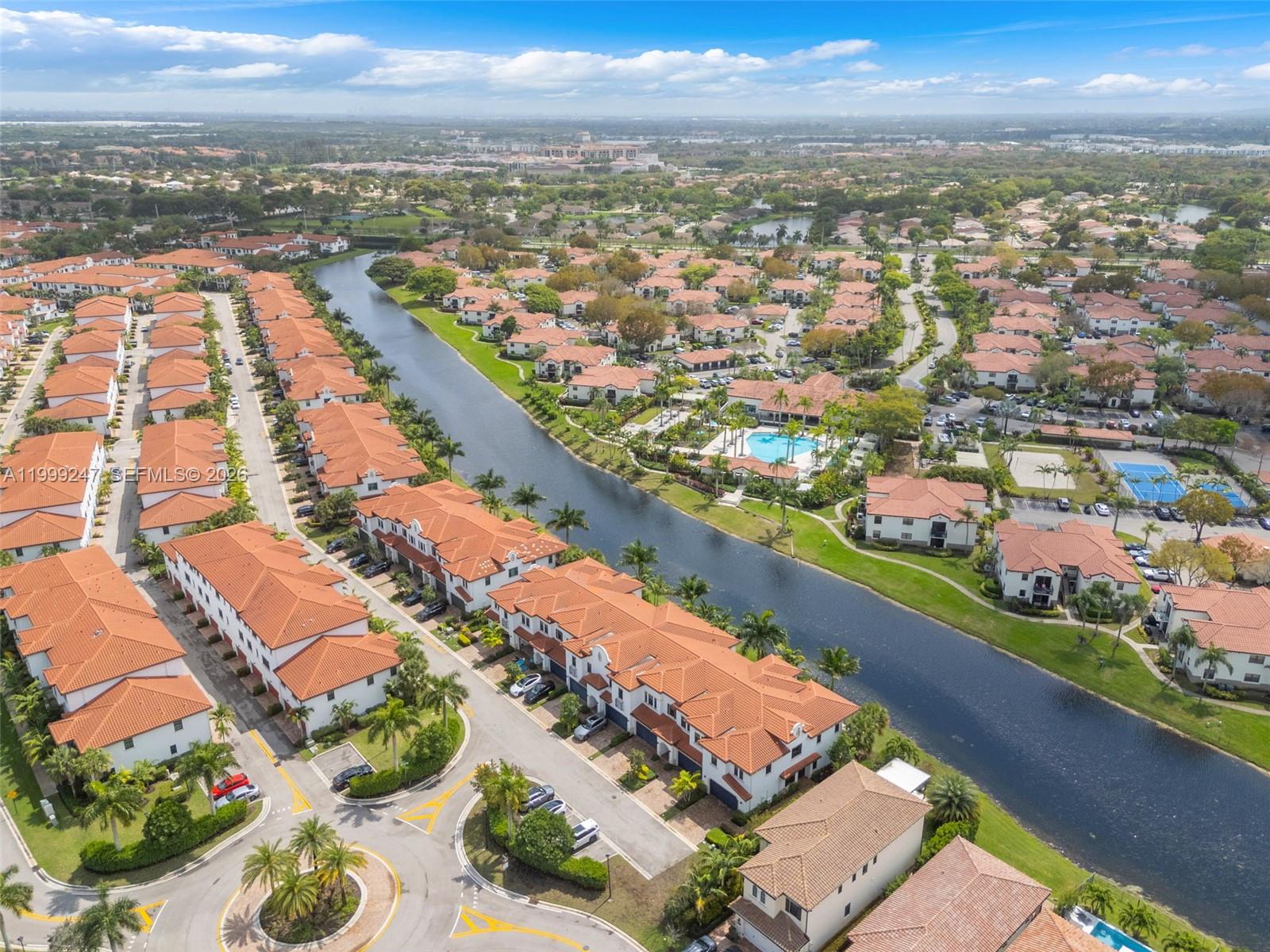 PEMBROKE LAKES SOUTH - Residential