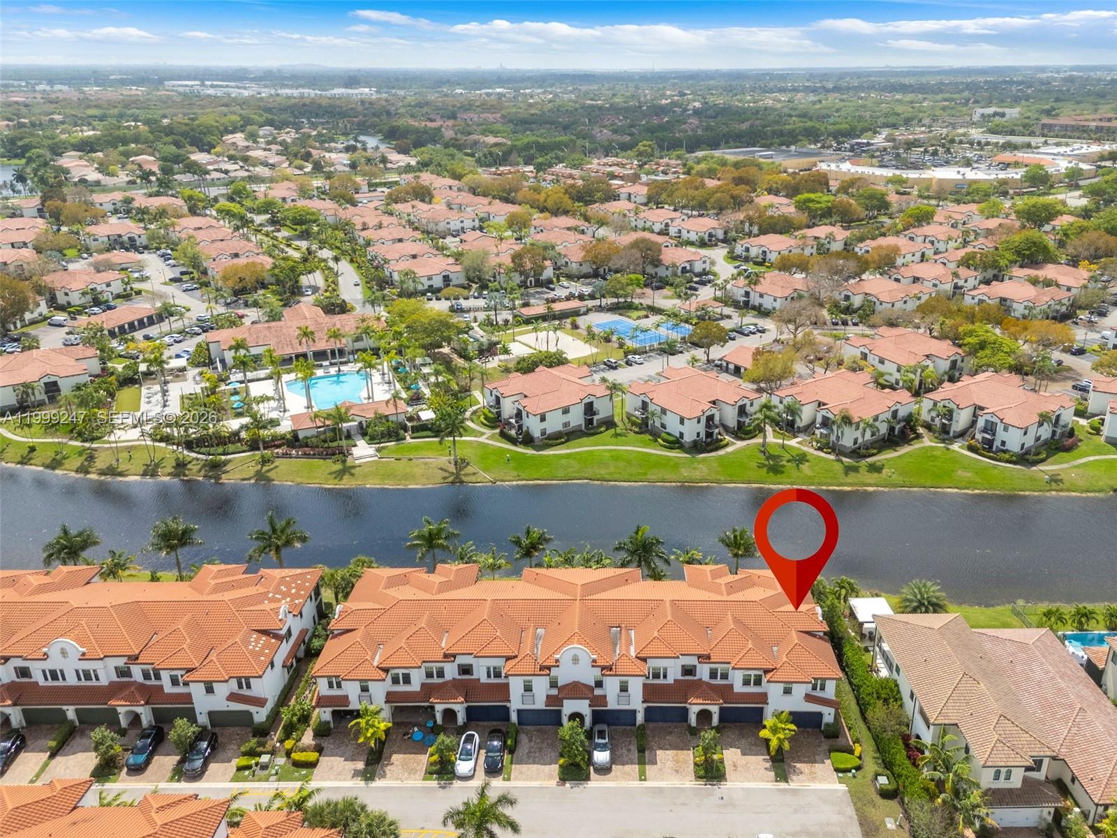 PEMBROKE LAKES SOUTH - Residential