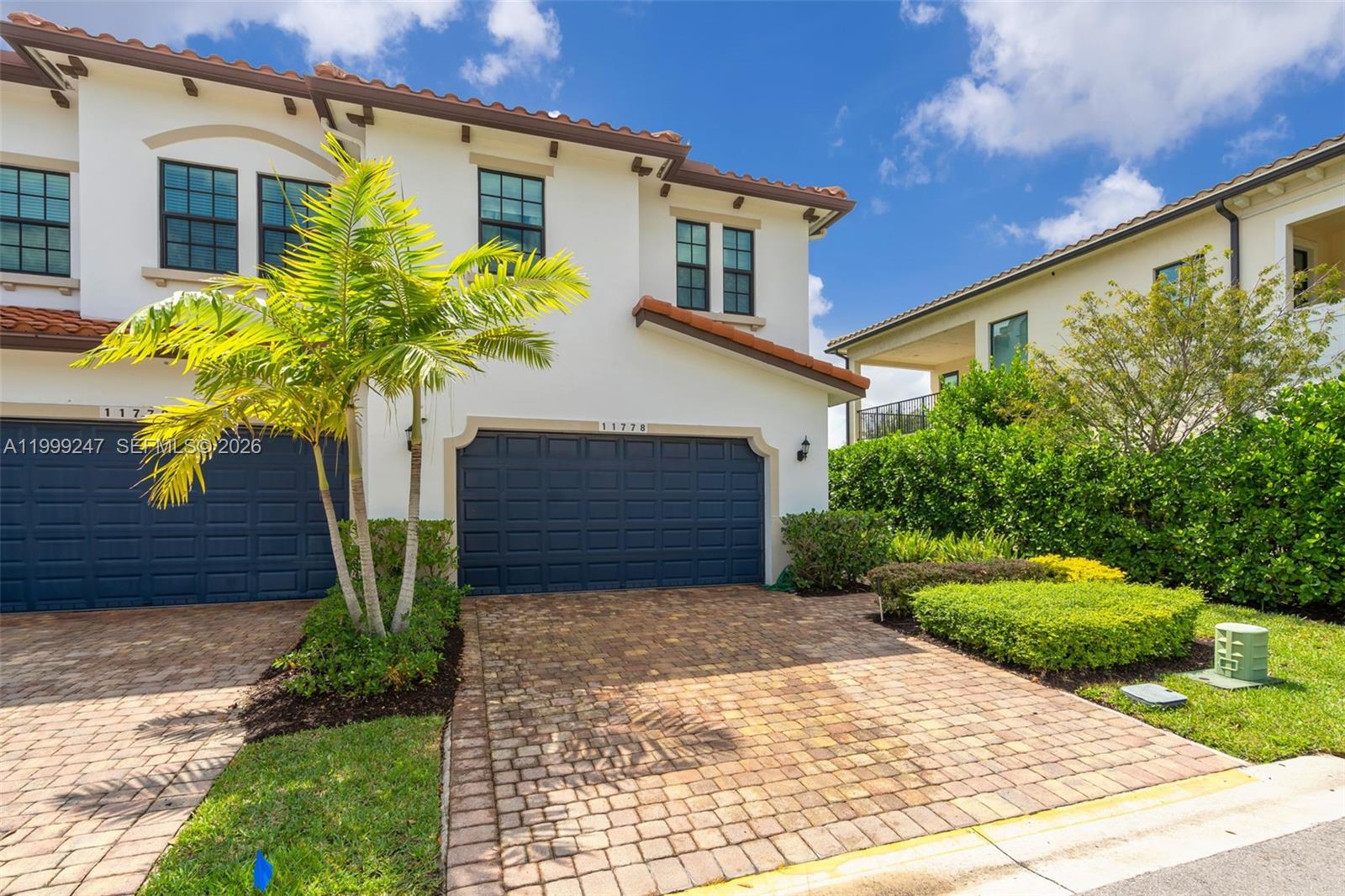 PEMBROKE LAKES SOUTH - Residential