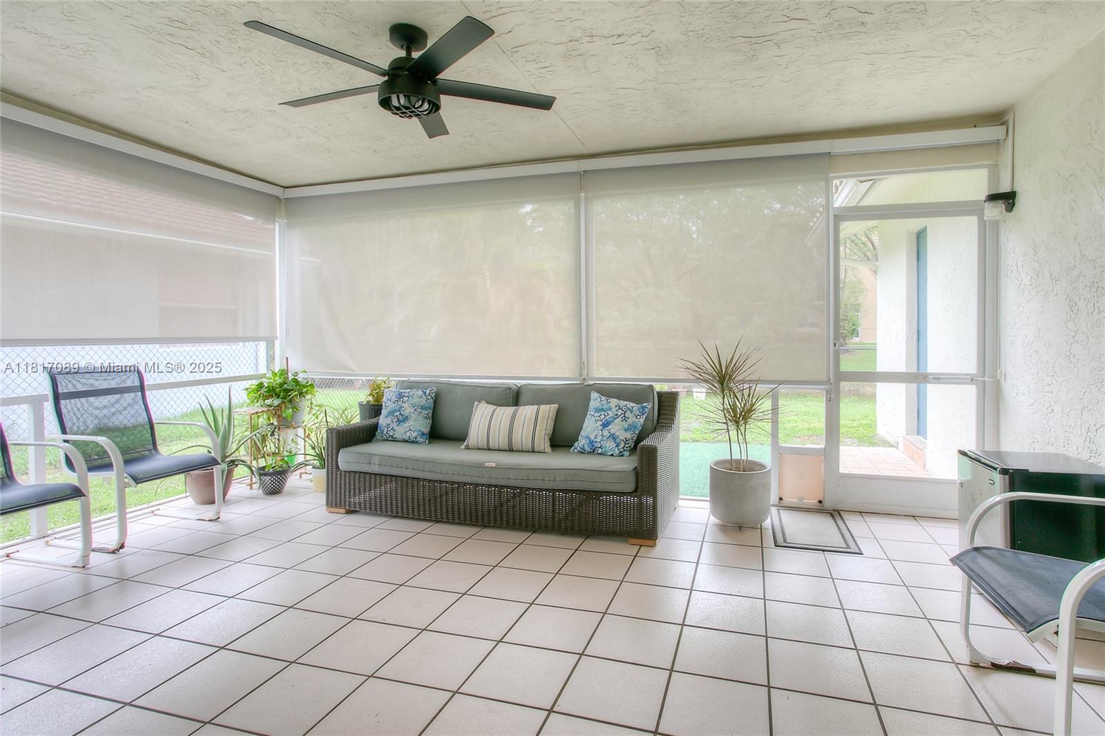 CORAL SPRINGS COUNTRY CLU - Residential