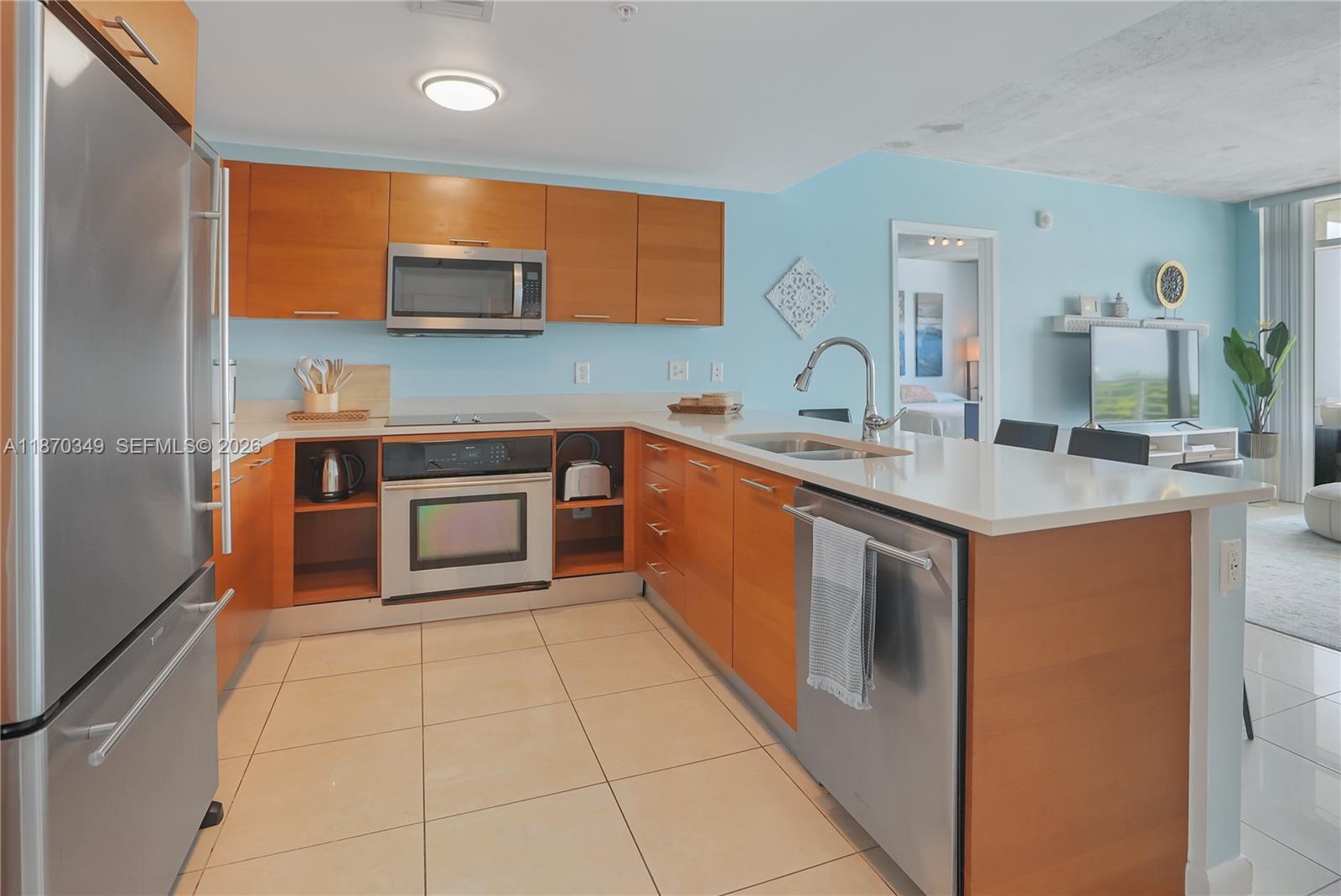 MIDBLOCK MIAMI CONDO - Residential