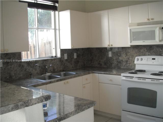 SHOMA VILLAS II AT COUNTR - Residential Lease