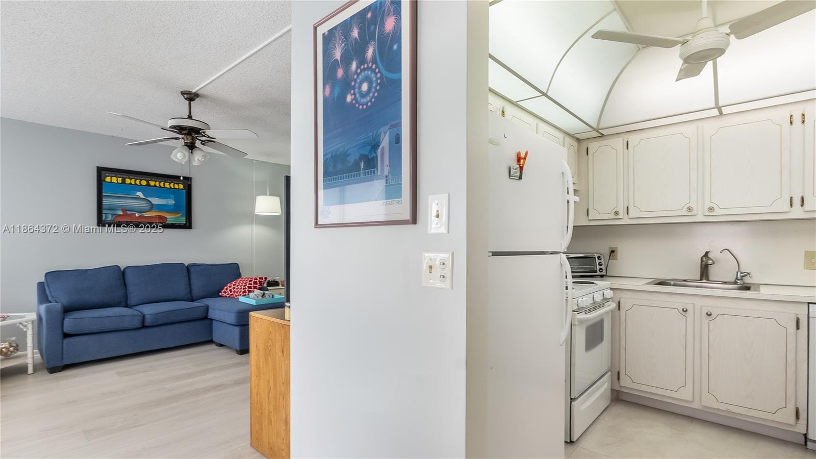 ELLESMERE B CONDO - Residential