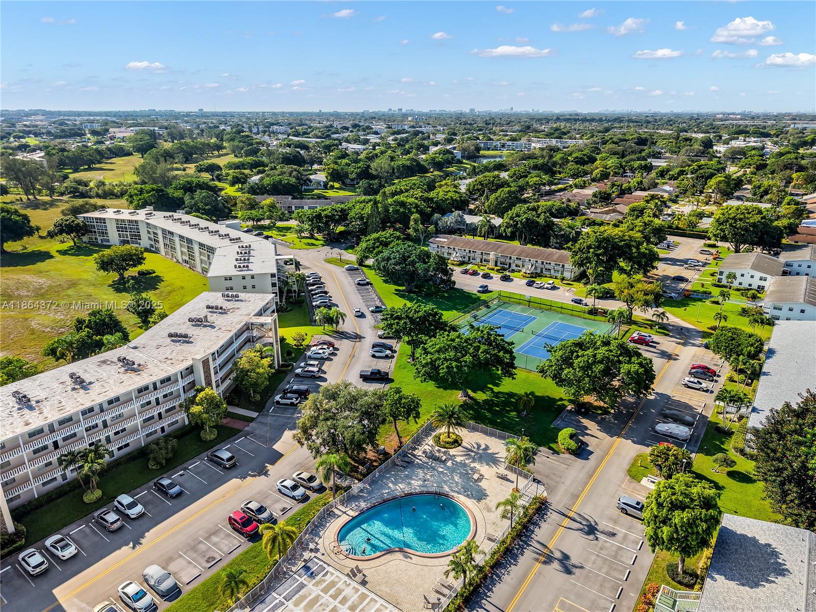 ELLESMERE B CONDO - Residential