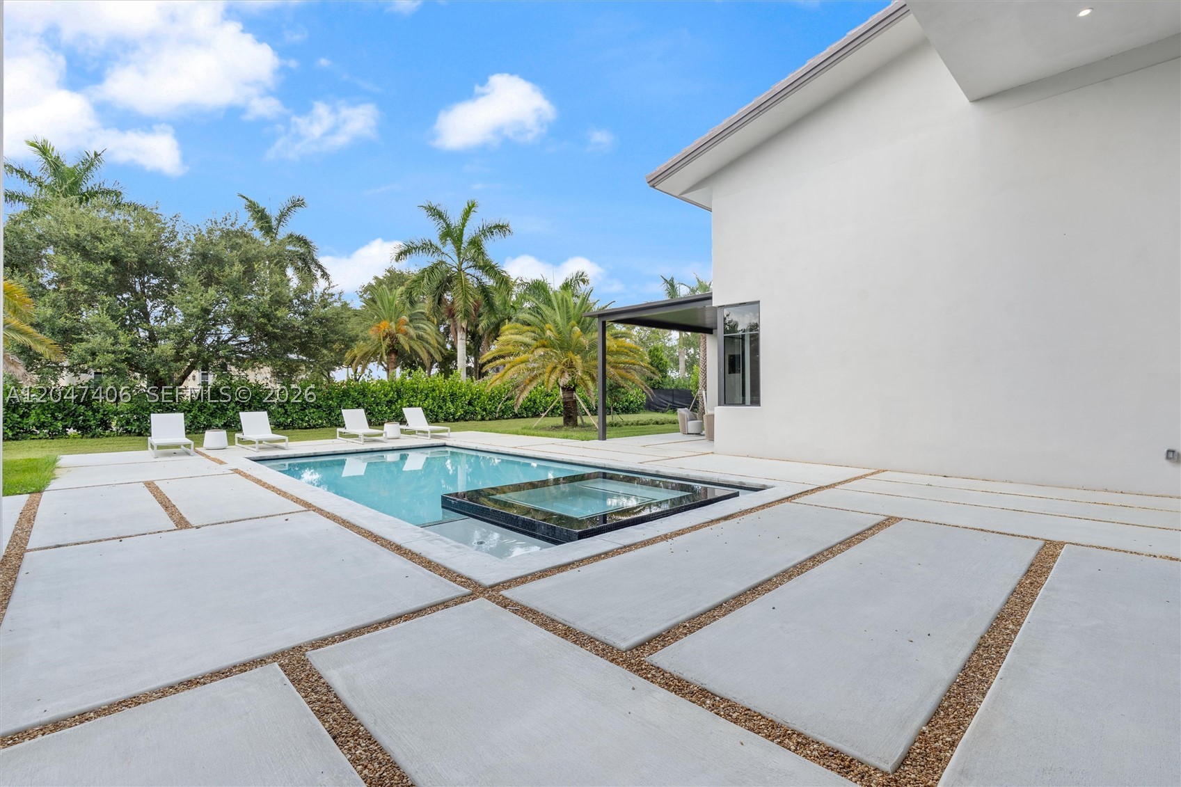 ZONA WEST - Residential