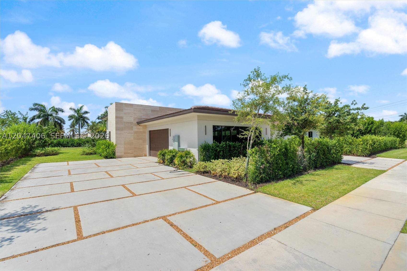 ZONA WEST - Residential