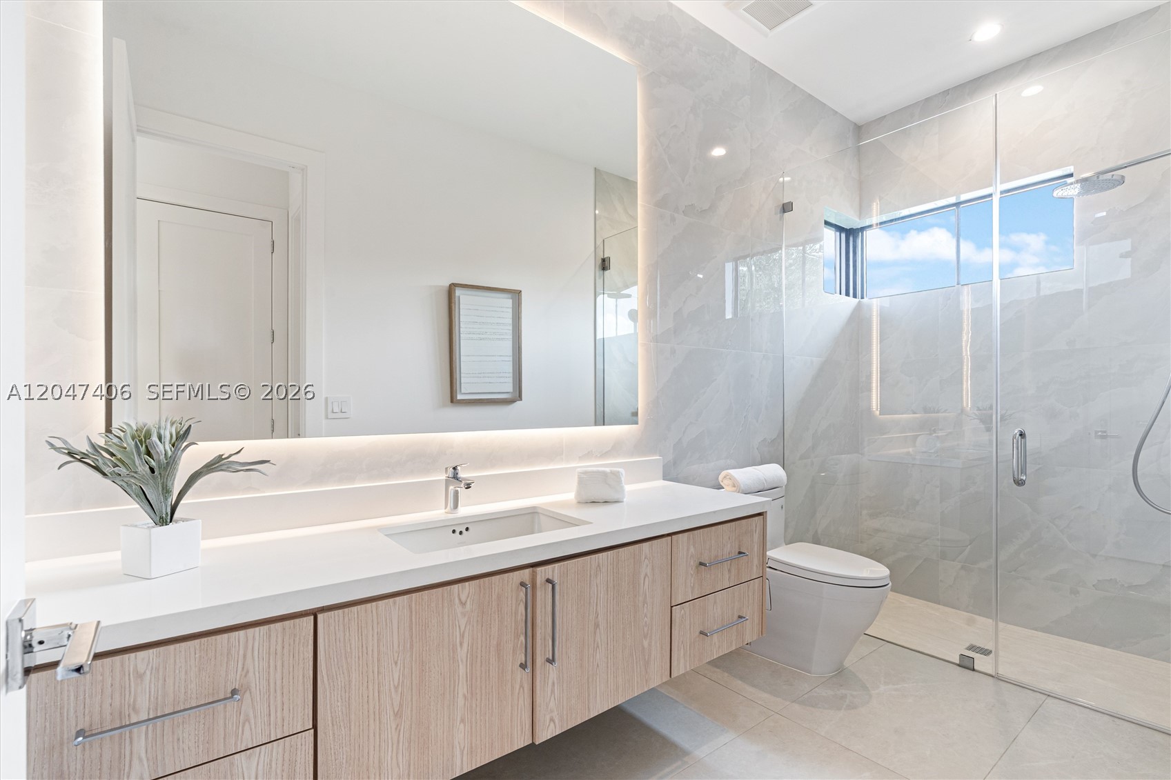ZONA WEST - Residential