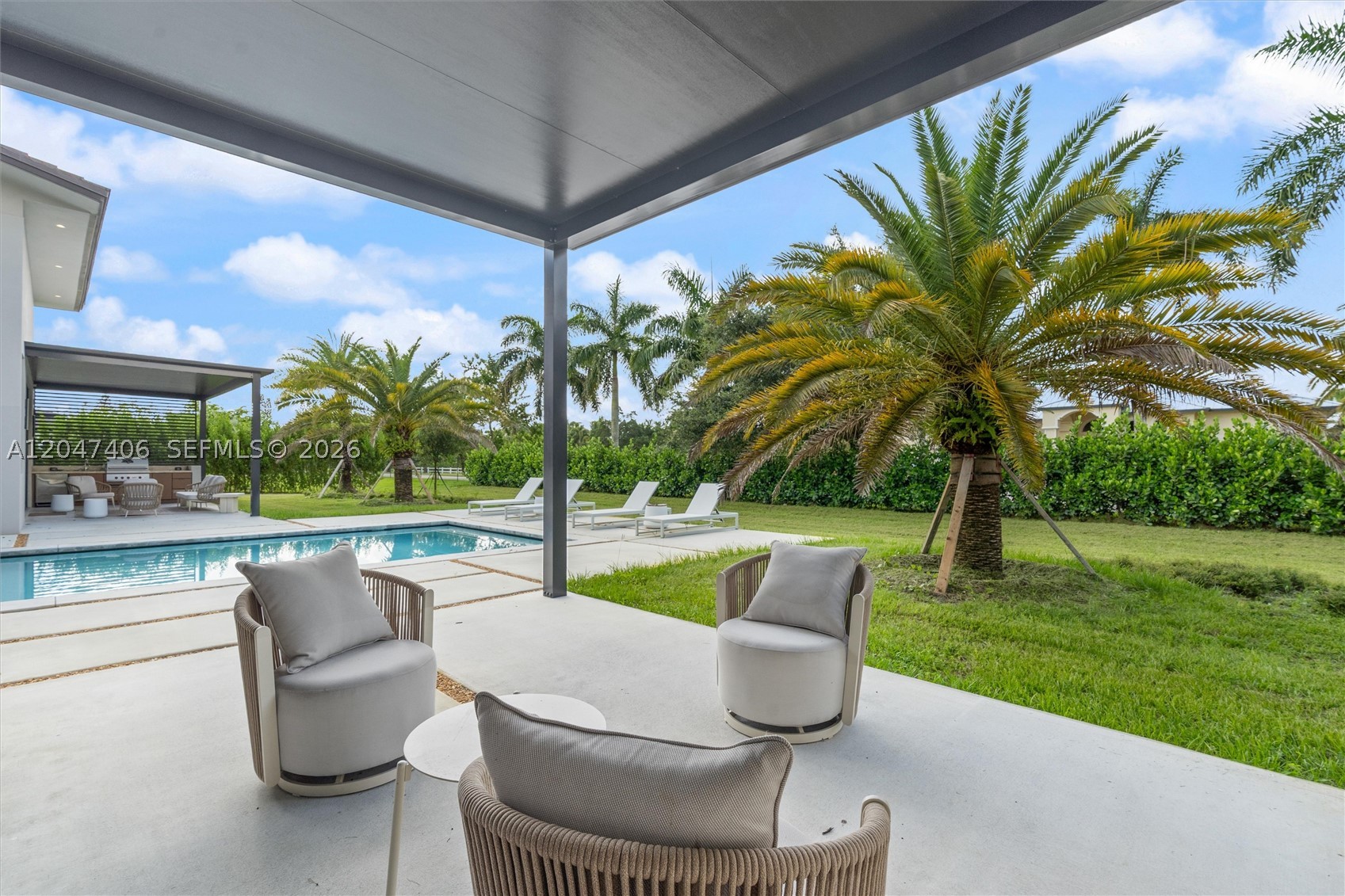 ZONA WEST - Residential