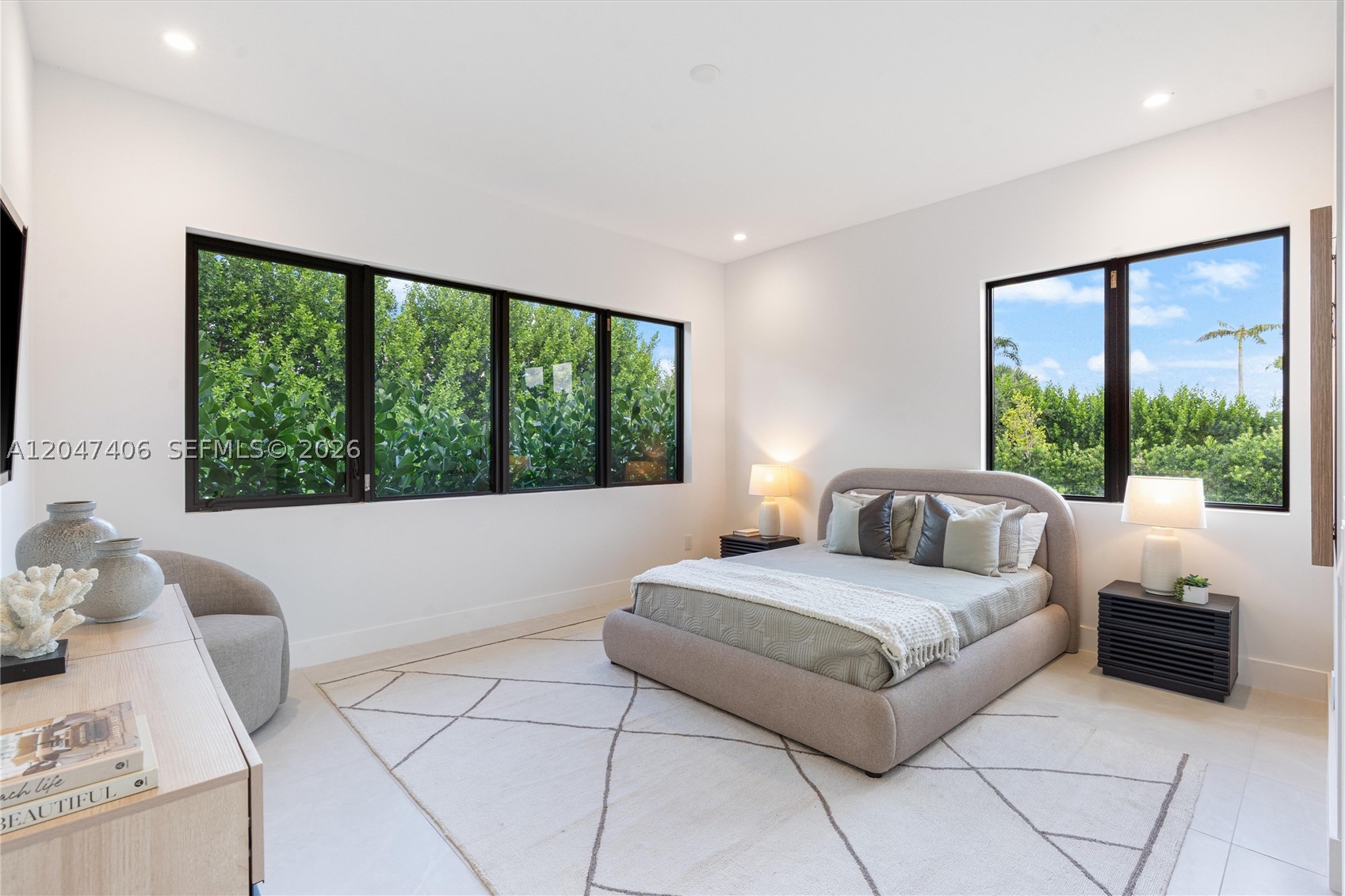 ZONA WEST - Residential