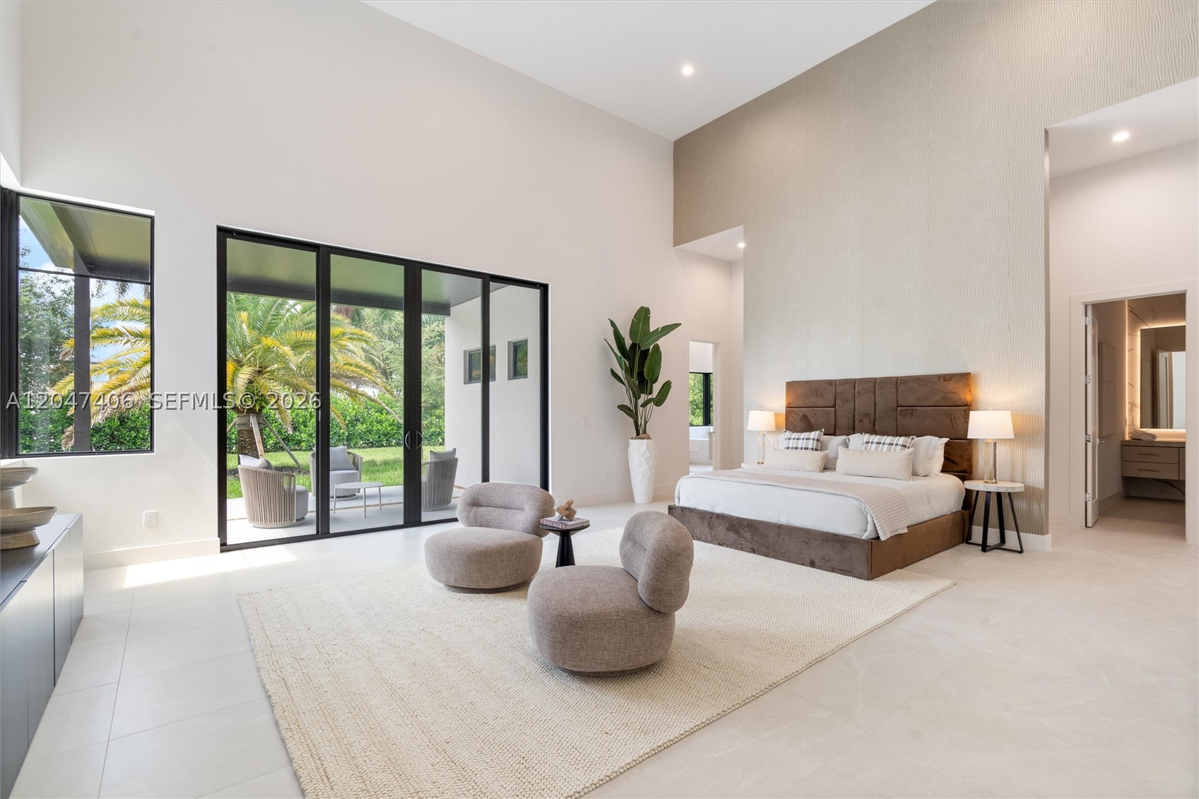 ZONA WEST - Residential