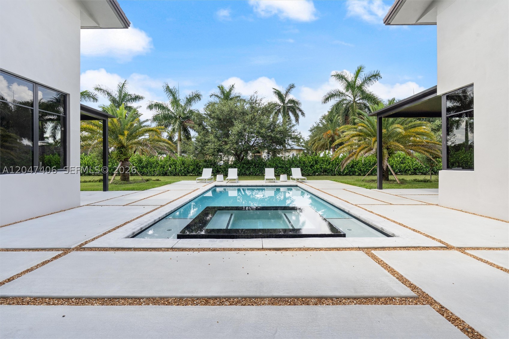 ZONA WEST - Residential