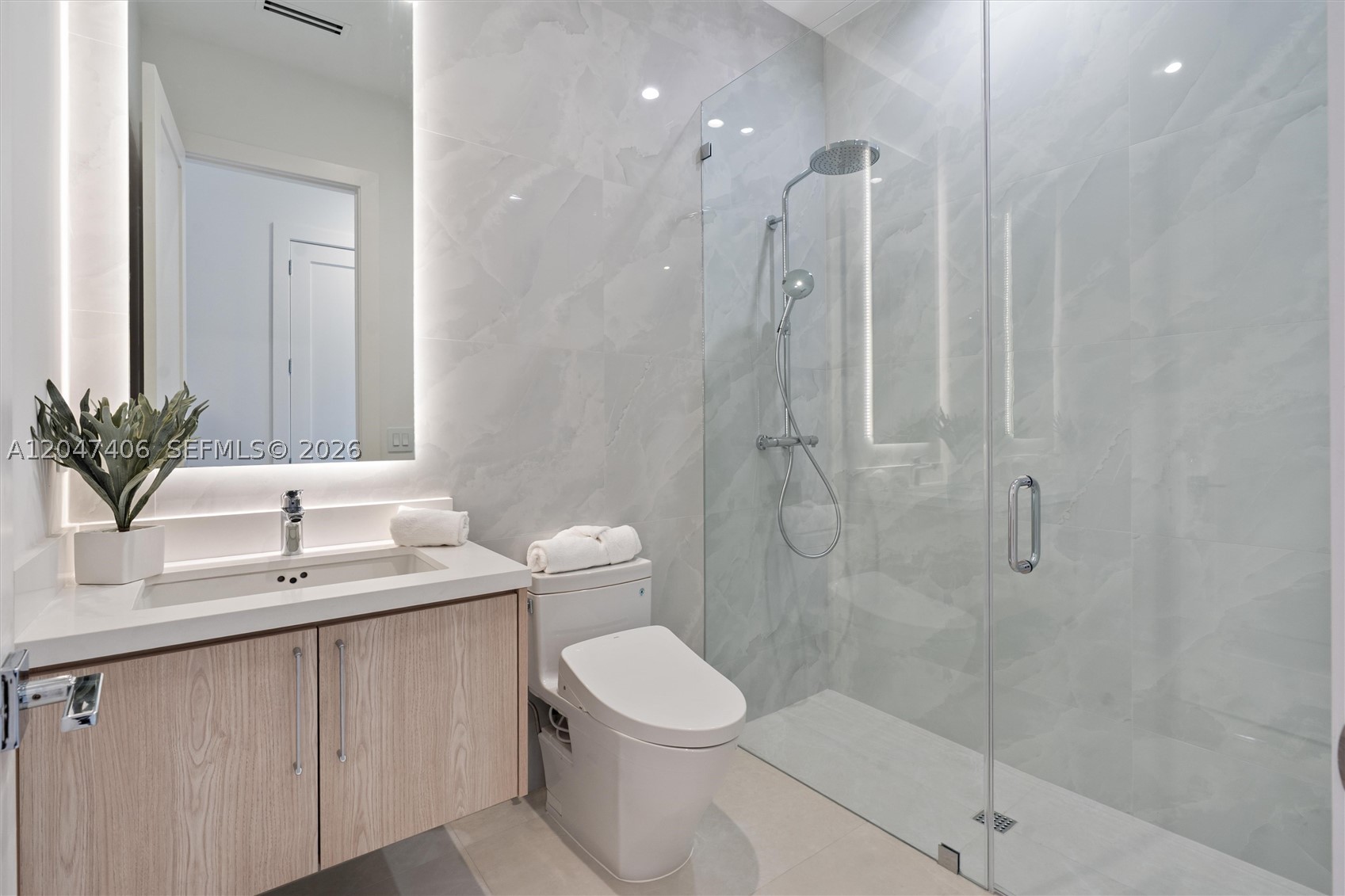 ZONA WEST - Residential
