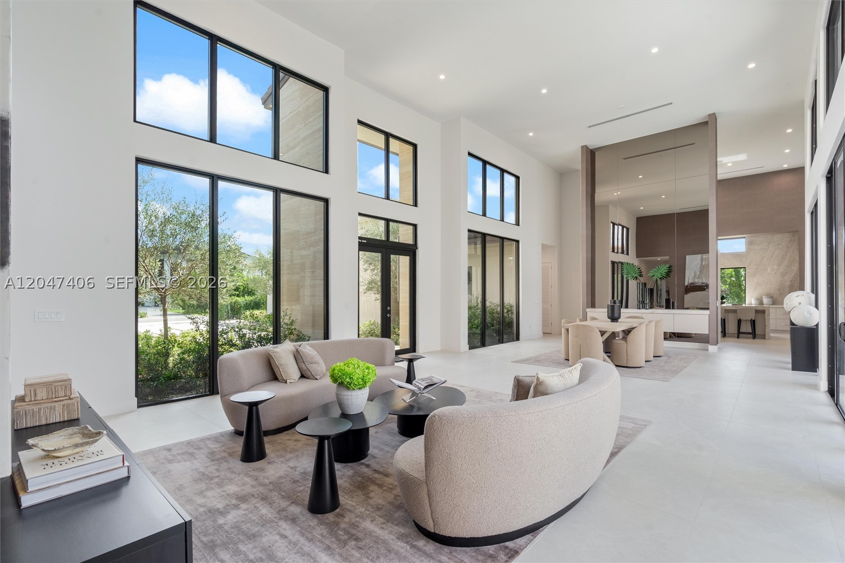 ZONA WEST - Residential