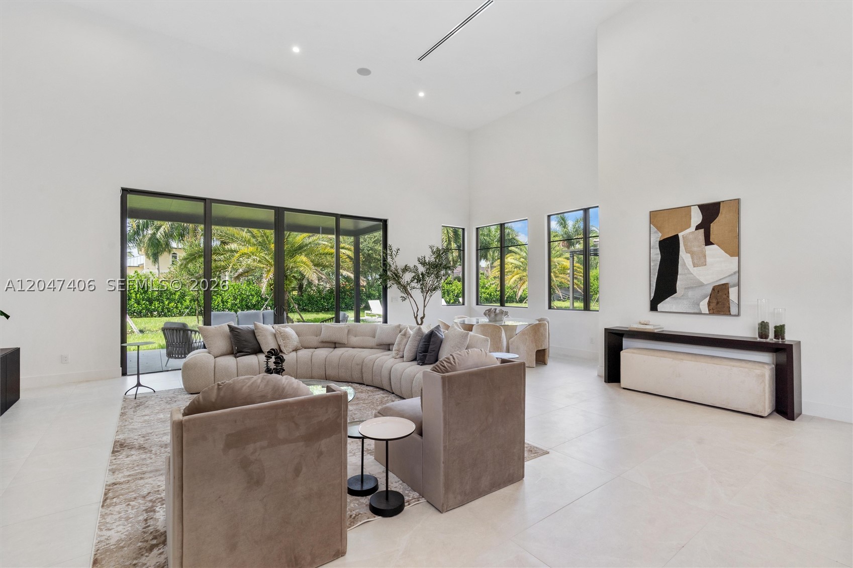 ZONA WEST - Residential