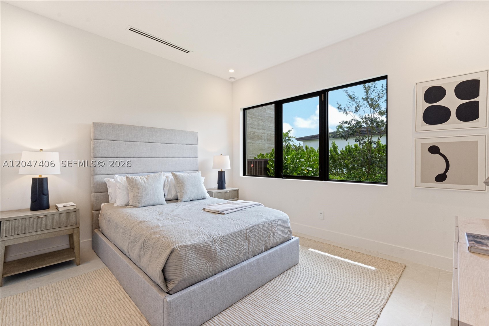 ZONA WEST - Residential
