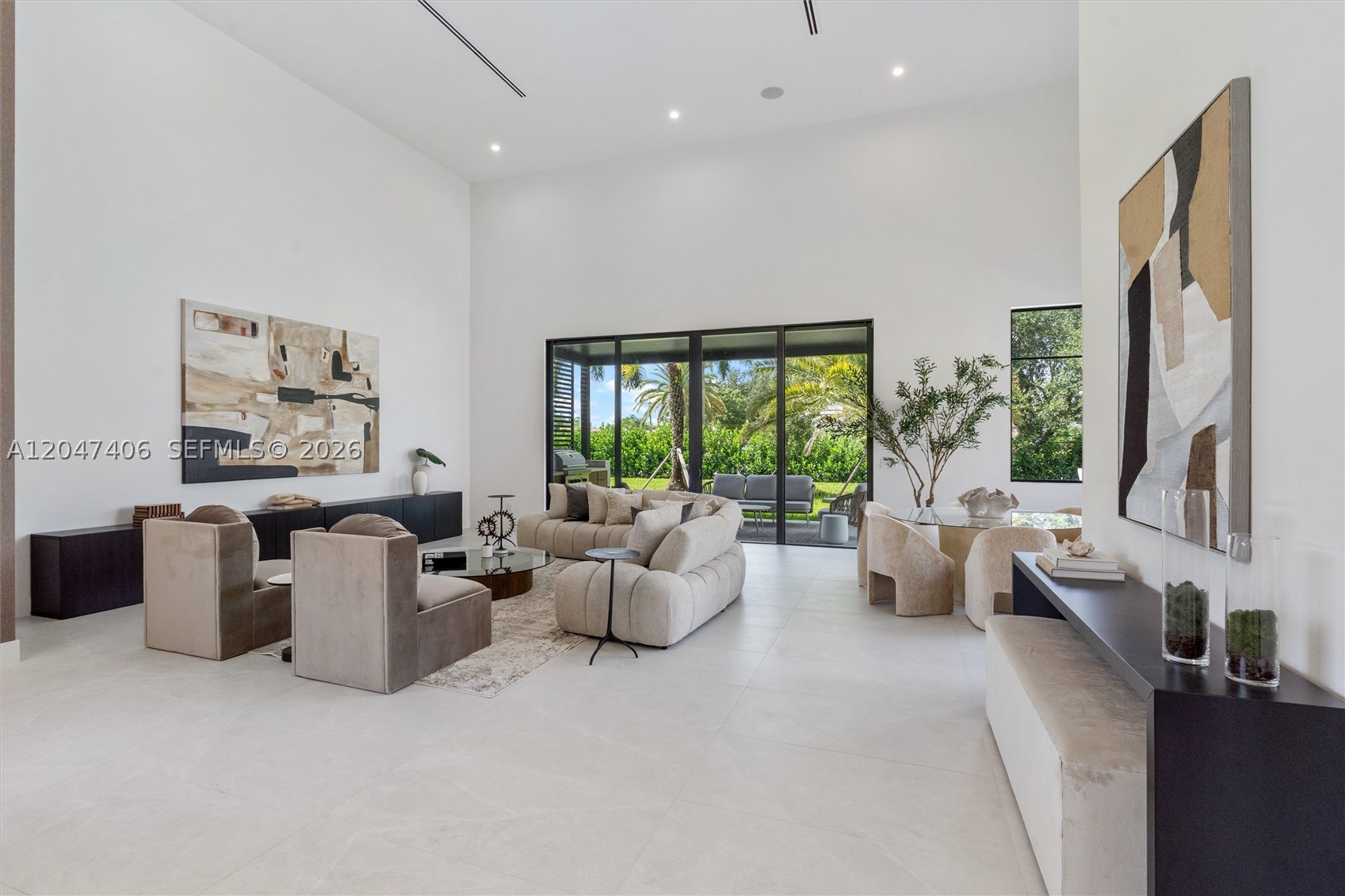 ZONA WEST - Residential