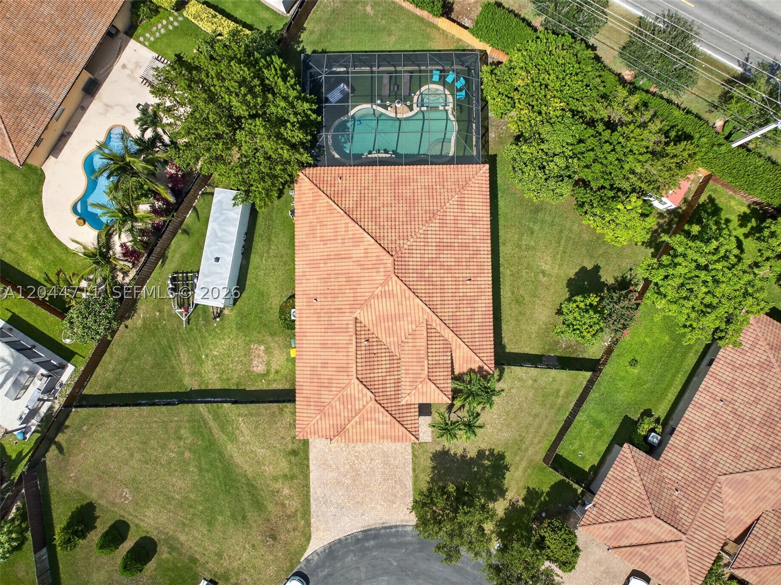 REDLAND REEF - Residential