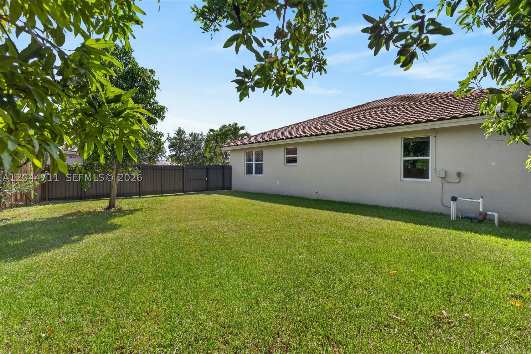 REDLAND REEF - Residential