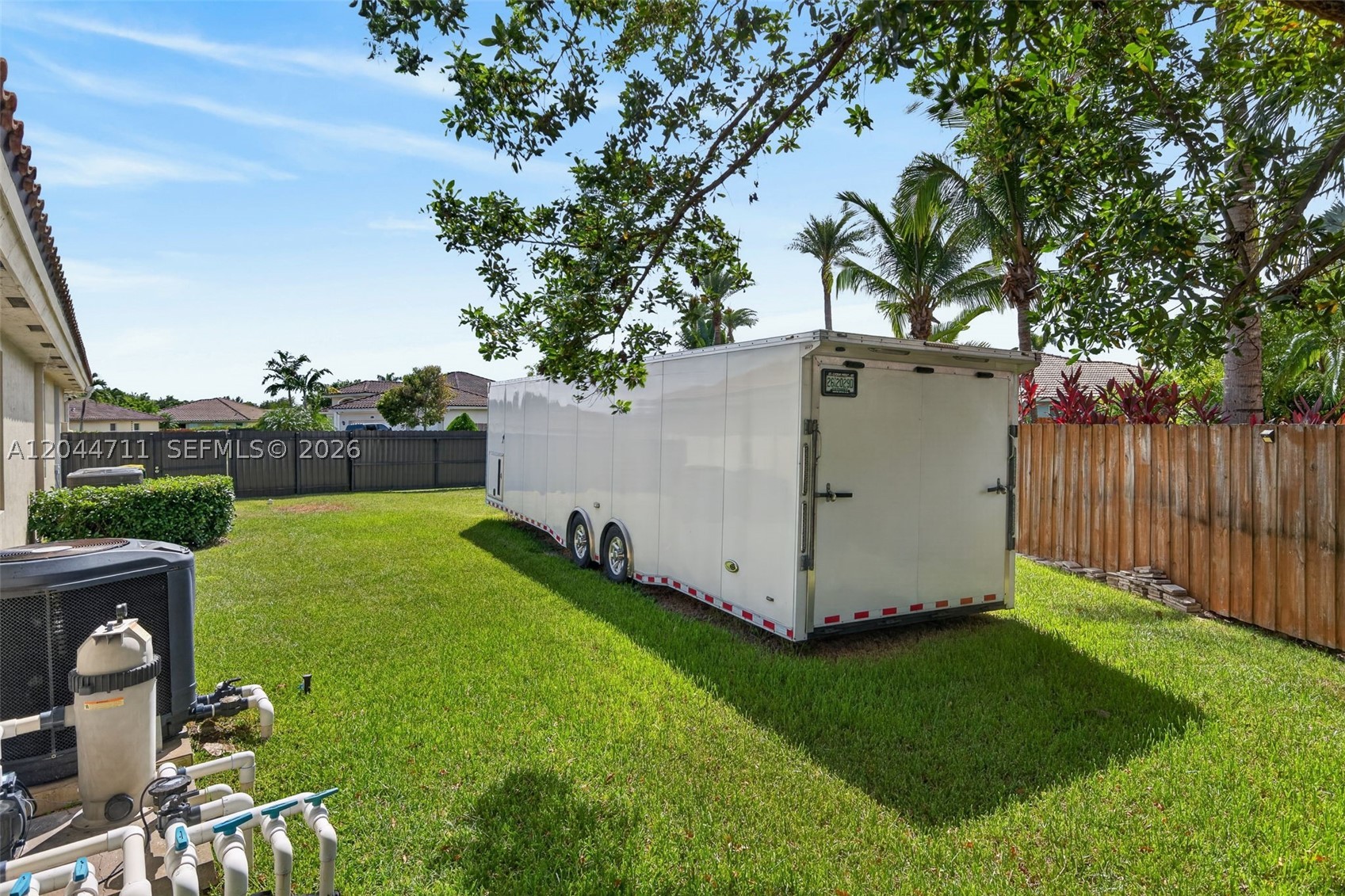 REDLAND REEF - Residential