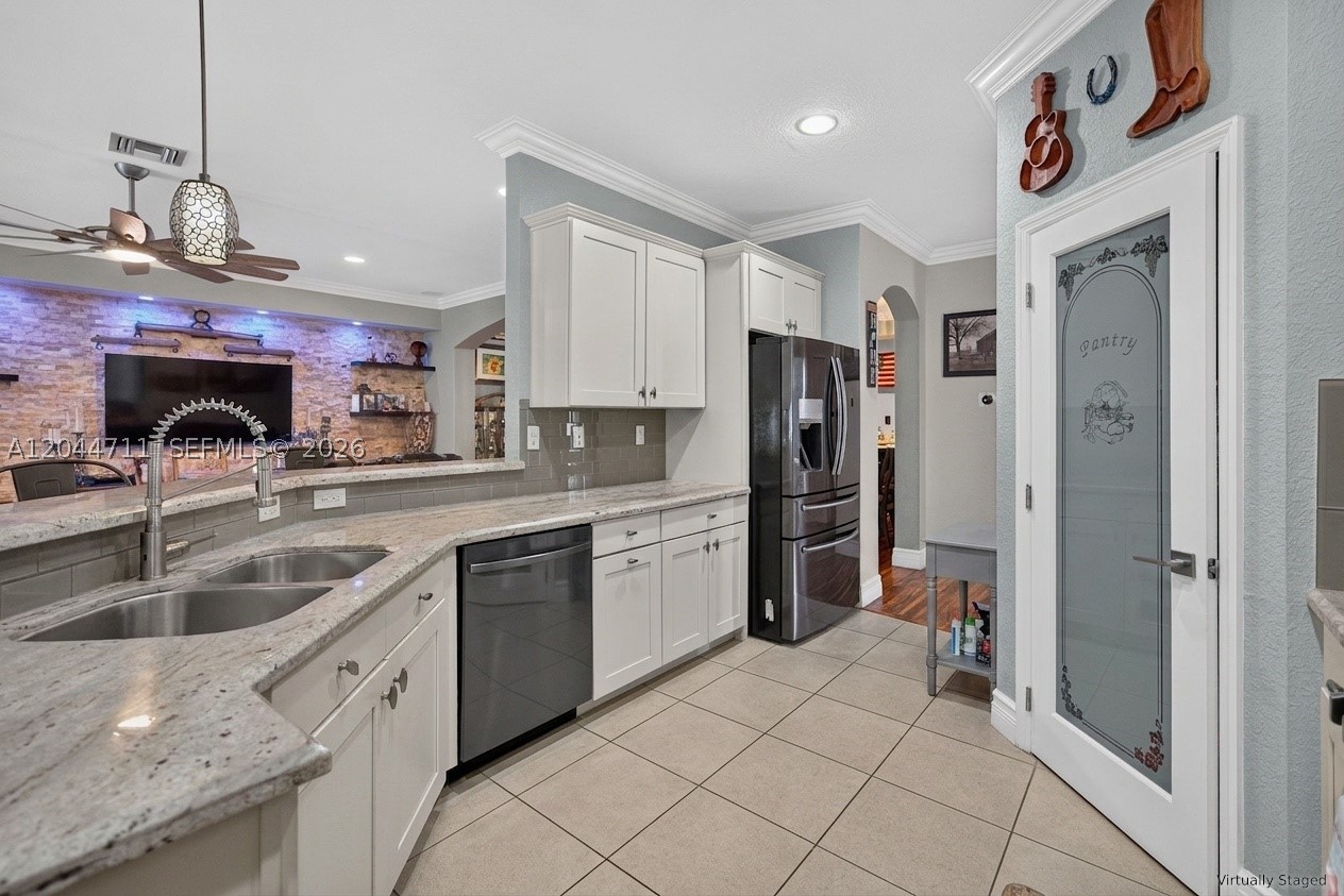 REDLAND REEF - Residential