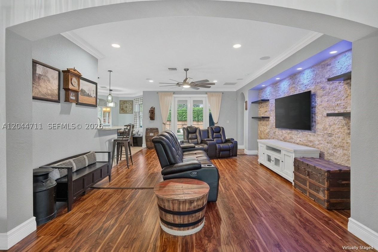 REDLAND REEF - Residential