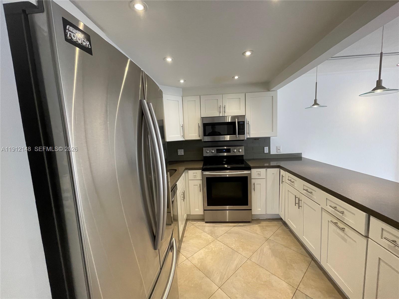 CRICKET CLUBHOUSE CONDO - Residential