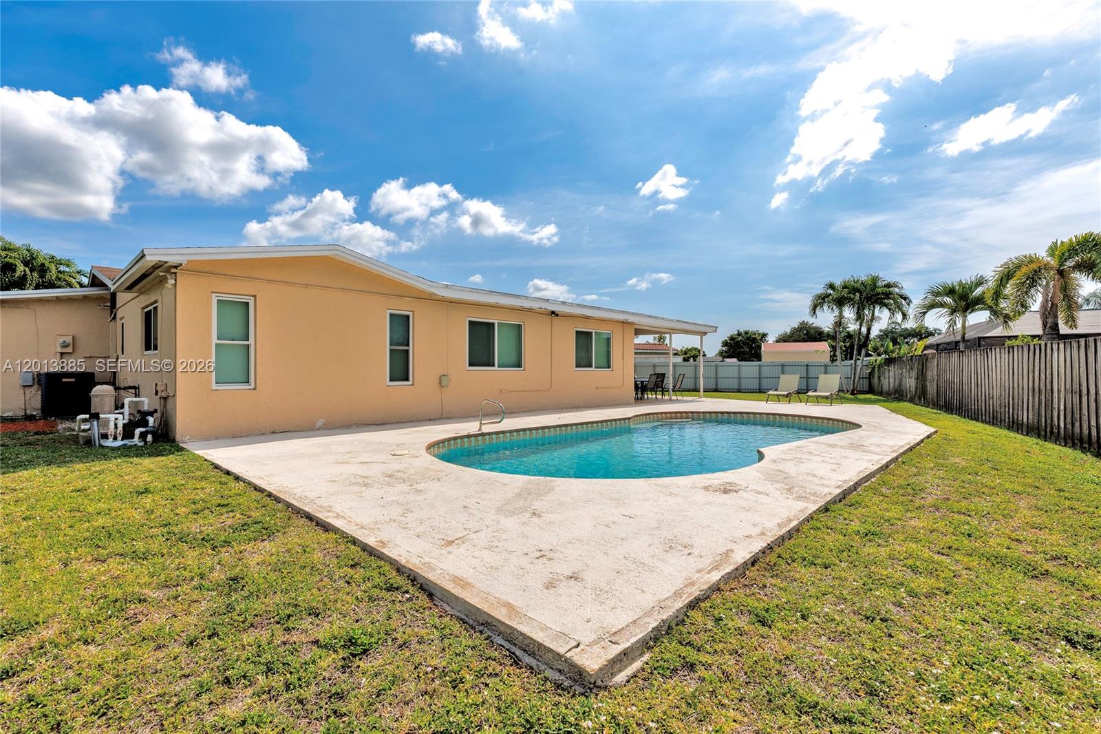PEMBROKE LAKES SEC 6 - Residential