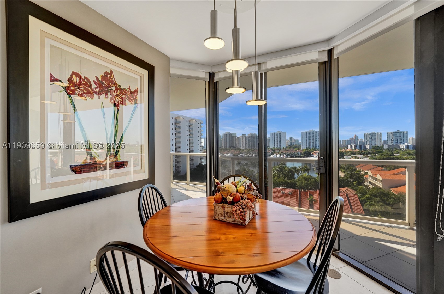 HARBOR TOWERS - Residential