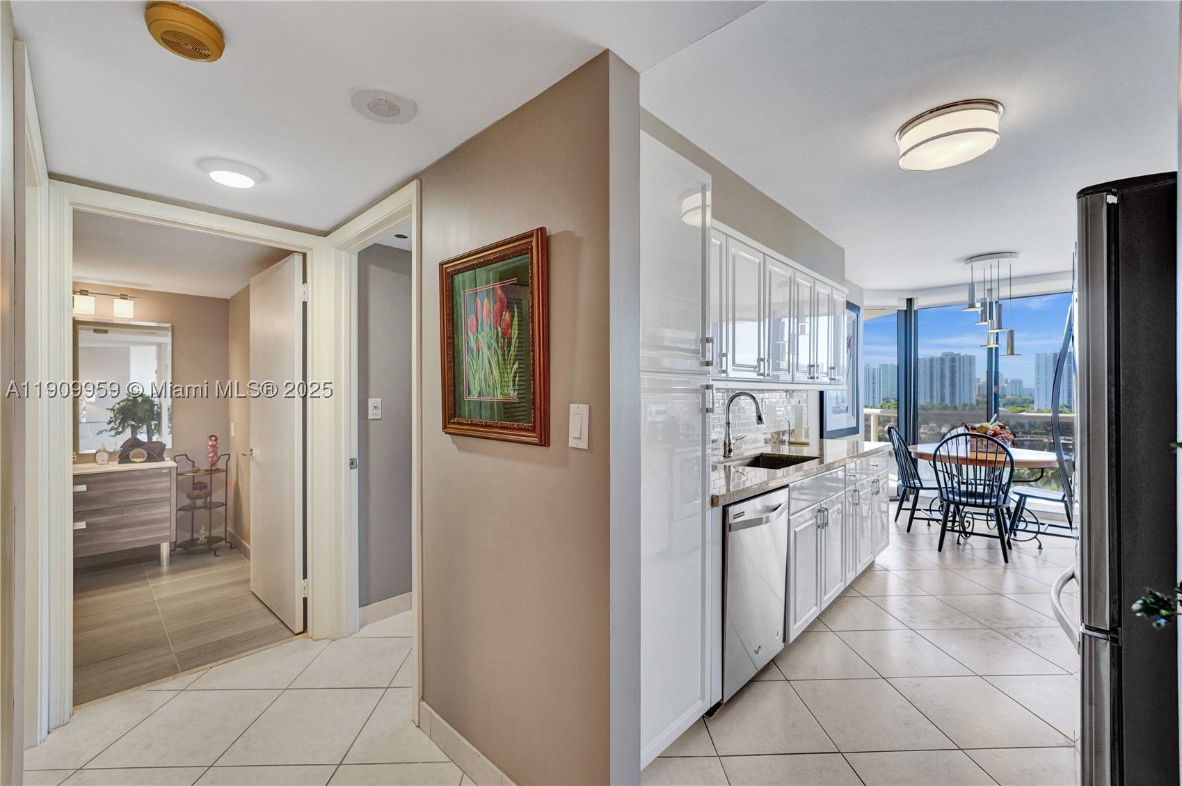 HARBOR TOWERS - Residential