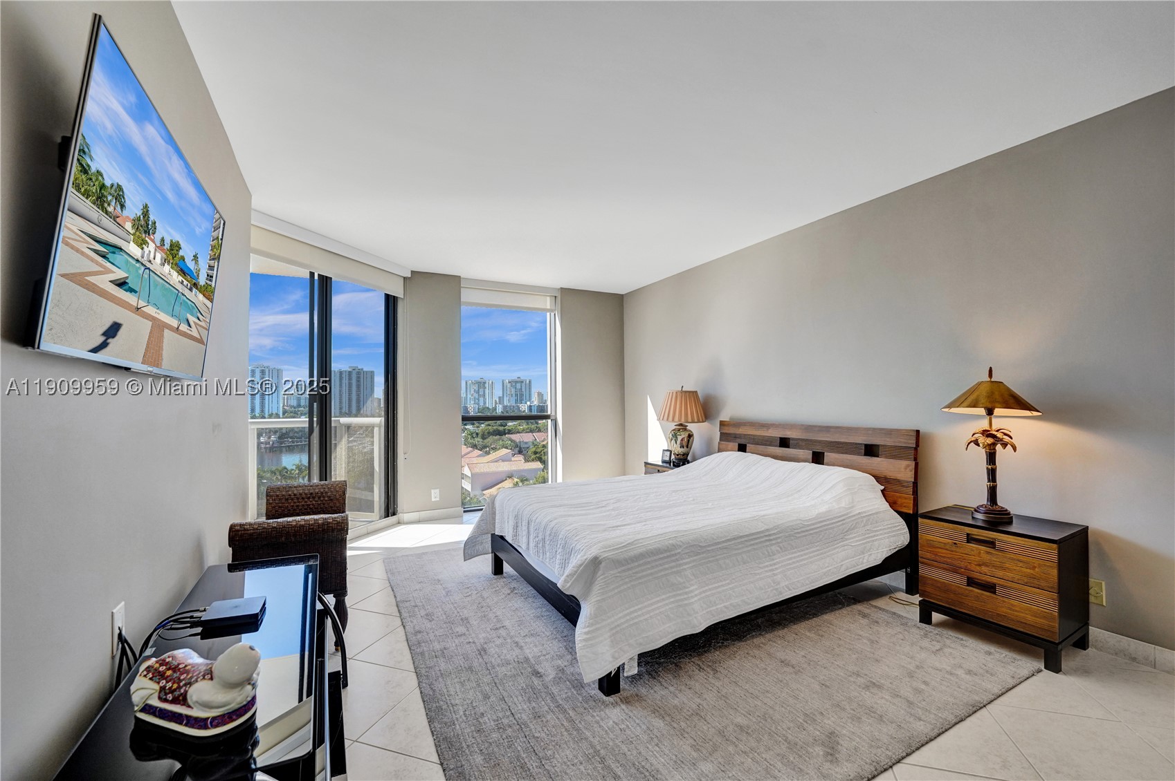 HARBOR TOWERS - Residential