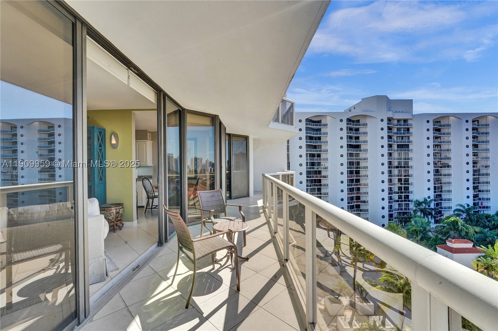 HARBOR TOWERS - Residential