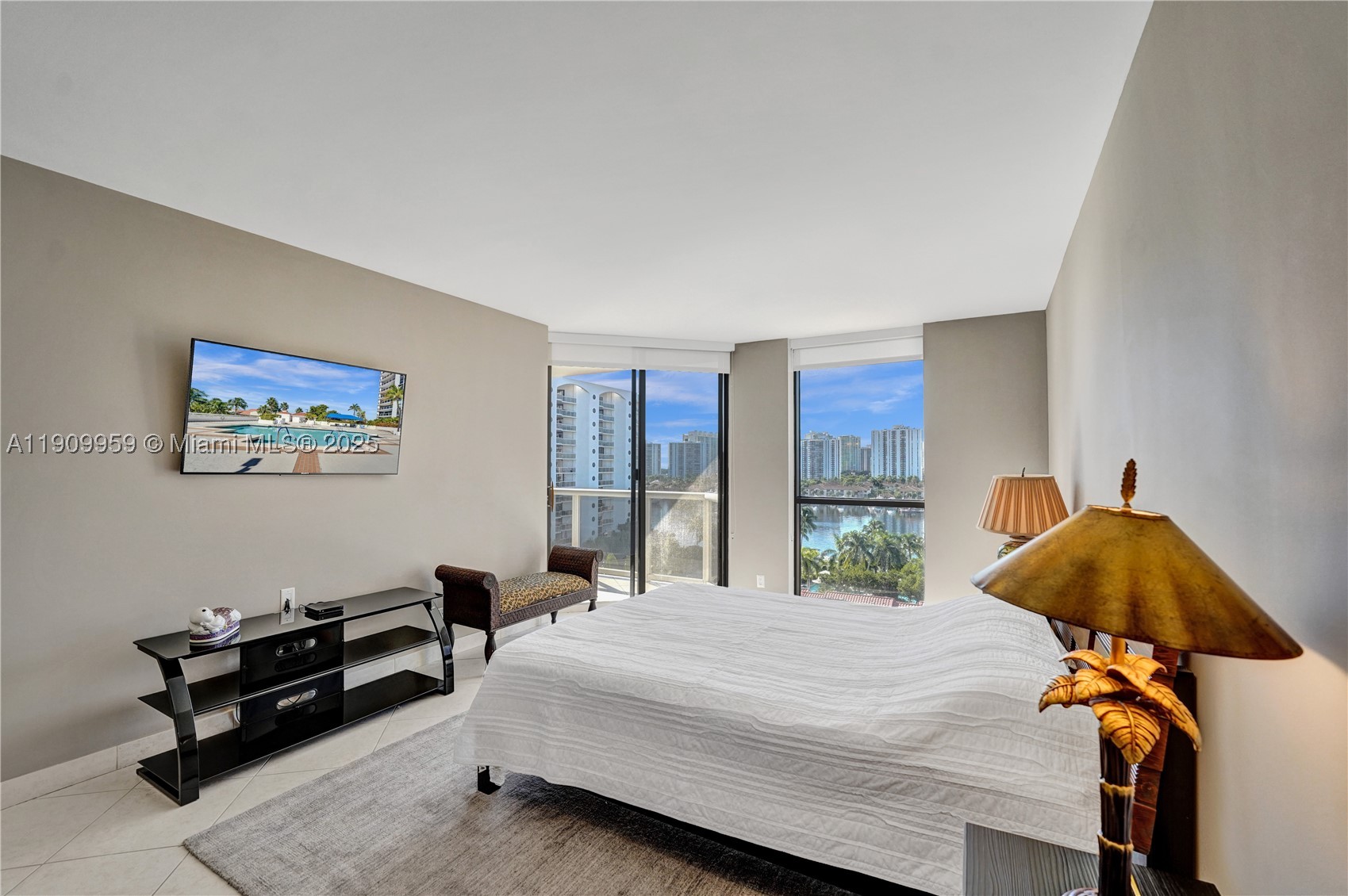 HARBOR TOWERS - Residential