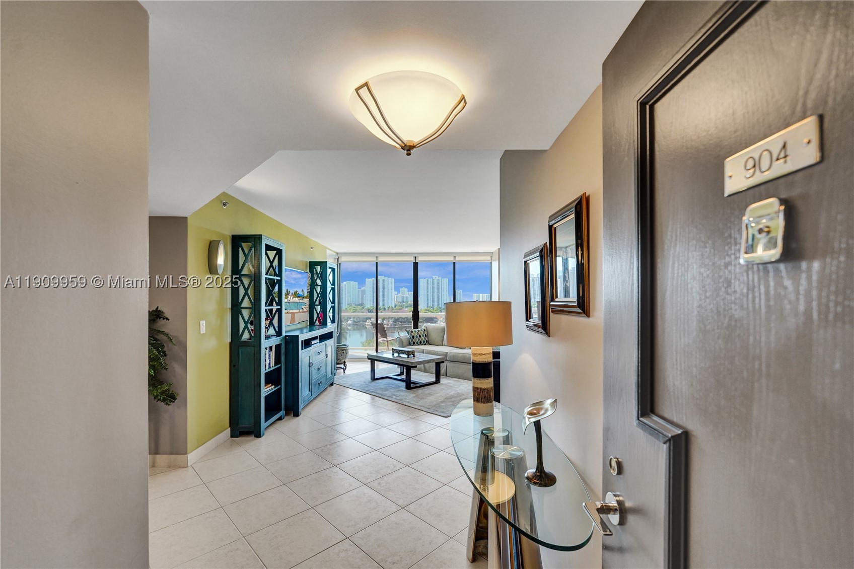 HARBOR TOWERS - Residential
