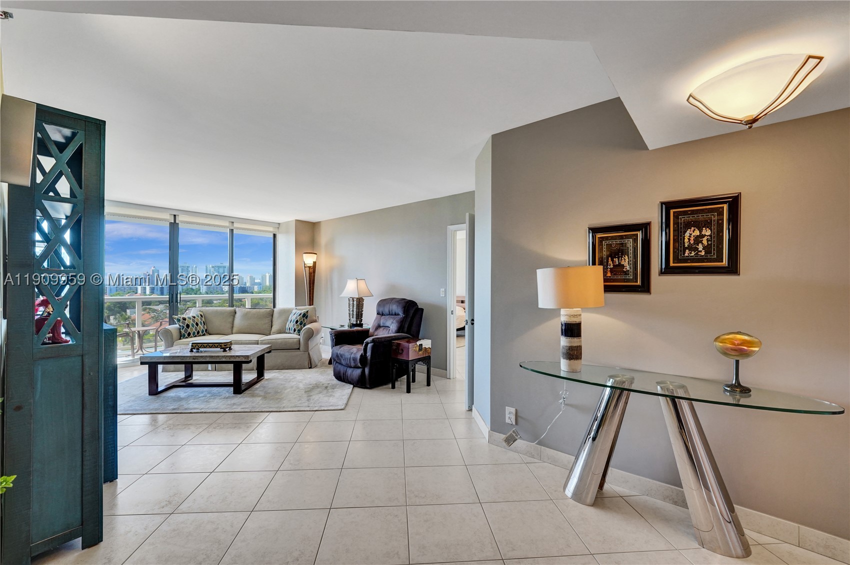 HARBOR TOWERS - Residential