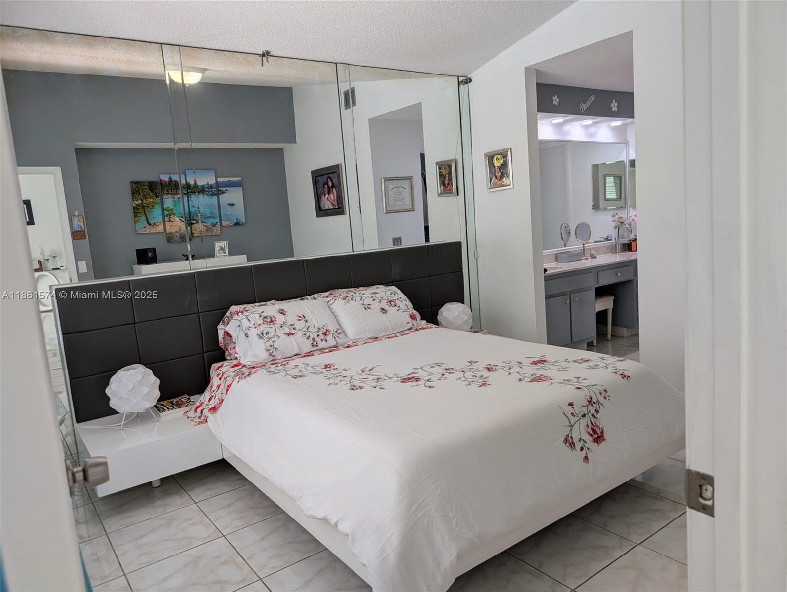 LAKES MEADOW VILG HOMES C - Residential Lease