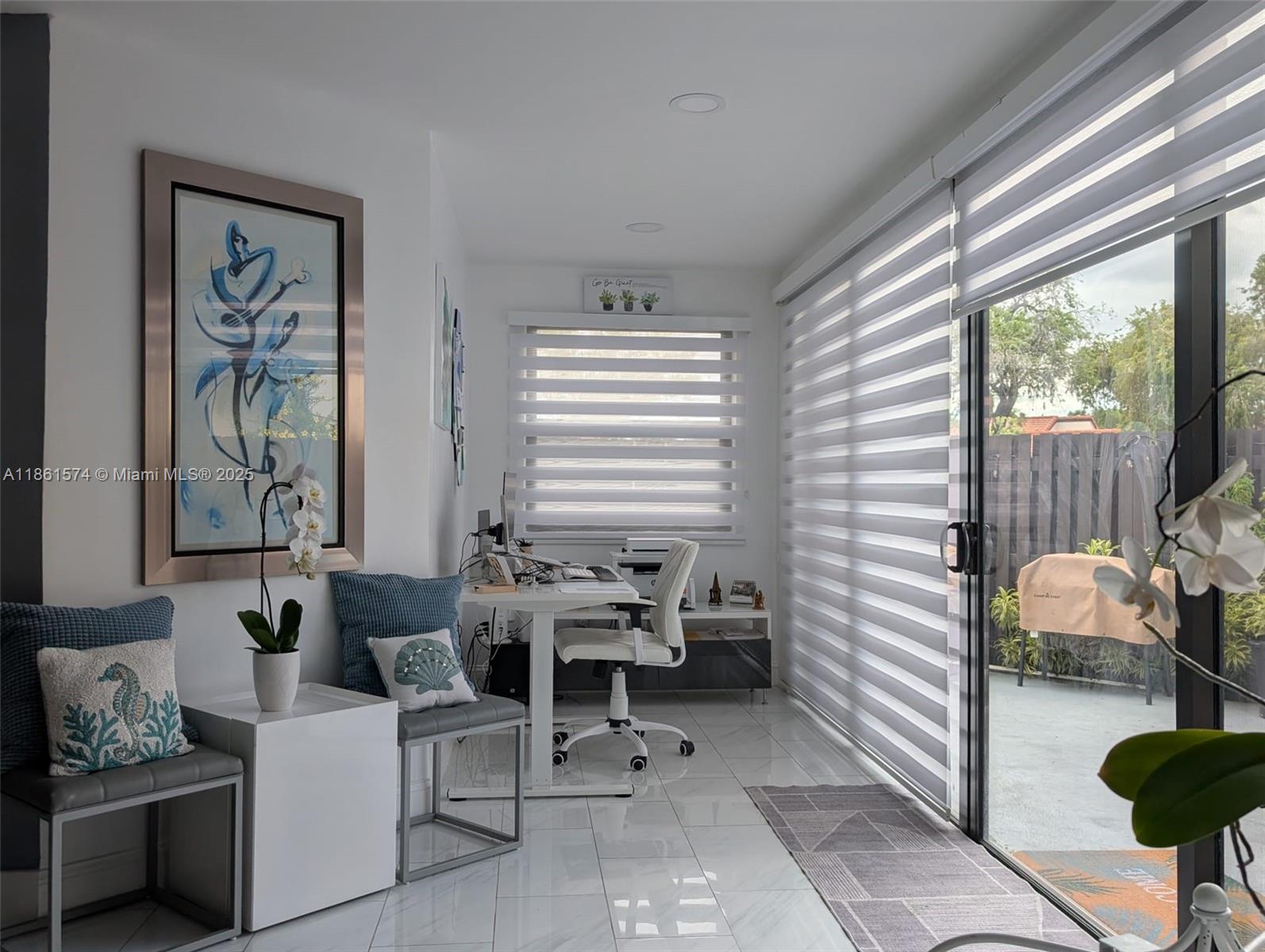 LAKES MEADOW VILG HOMES C - Residential Lease