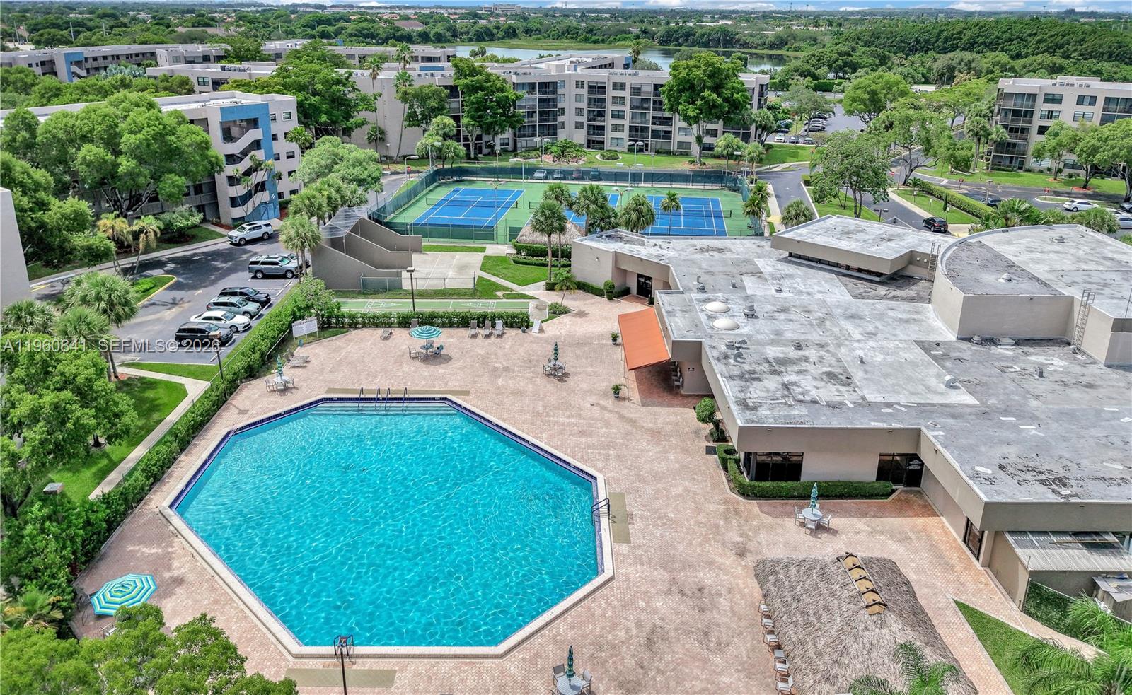 COLONY POINT 4 CONDO - Residential