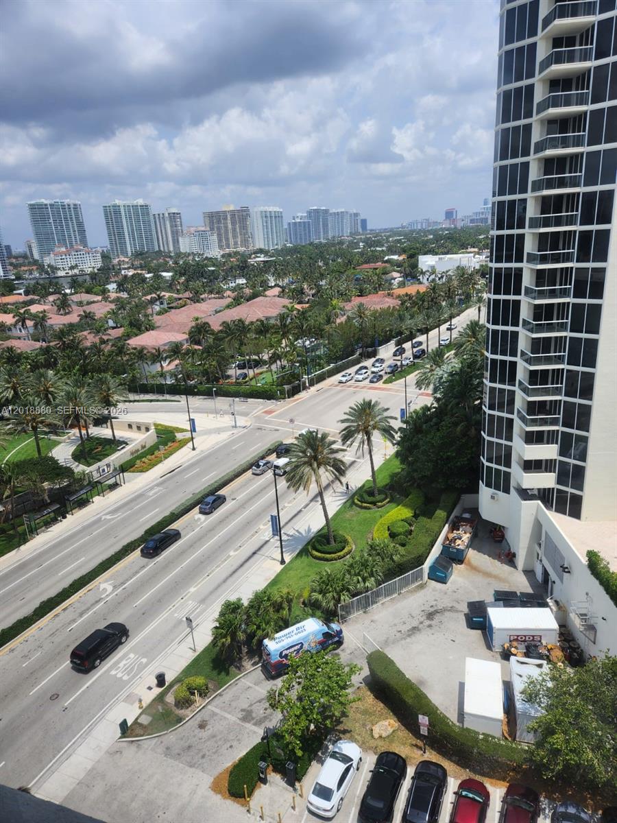 THE AVENTURA BEACH CLUB C - Residential