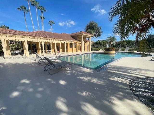 PALM LAKE CONDO - Residential Lease