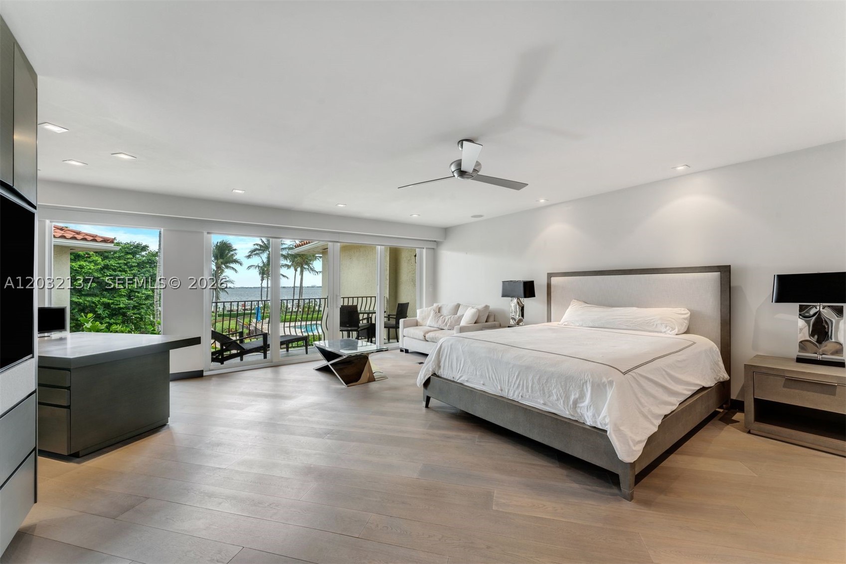 THE TOWNHOMES OF QUAYSIDE - Residential