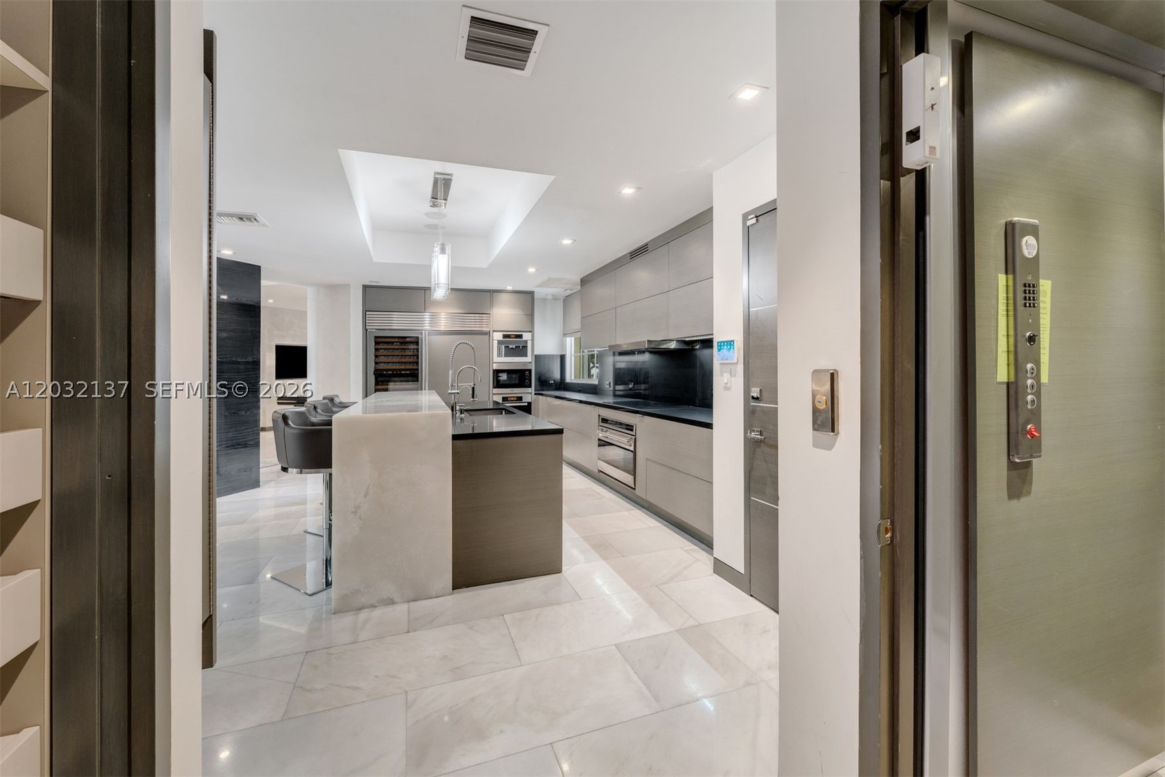 THE TOWNHOMES OF QUAYSIDE - Residential