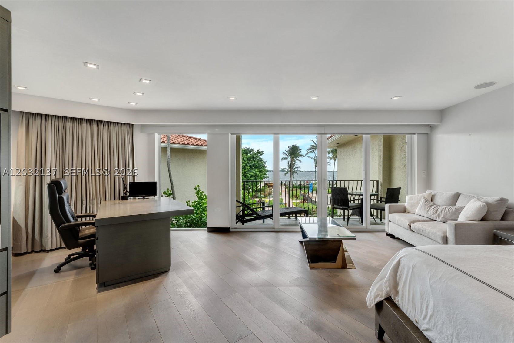 THE TOWNHOMES OF QUAYSIDE - Residential
