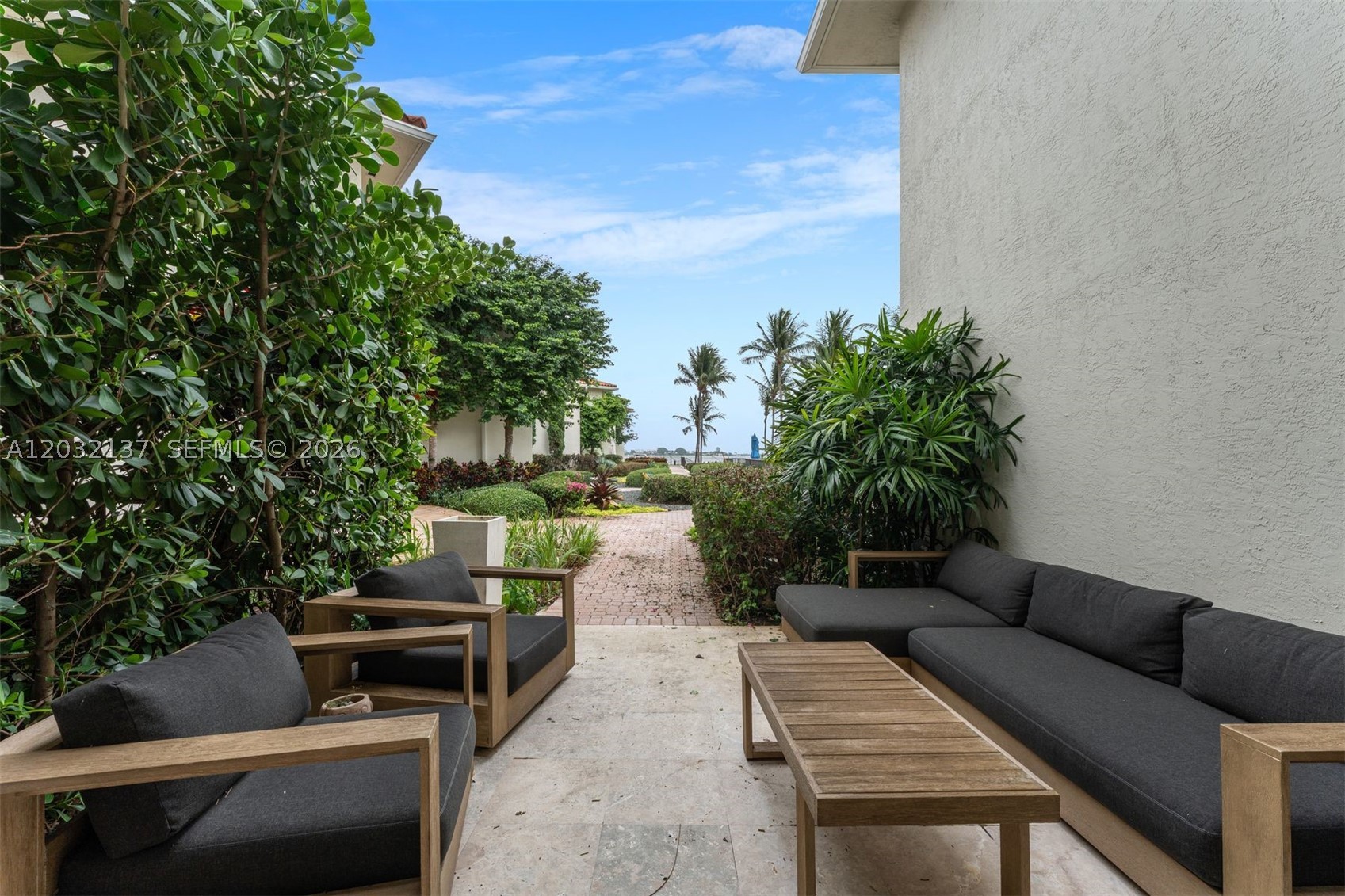 THE TOWNHOMES OF QUAYSIDE - Residential