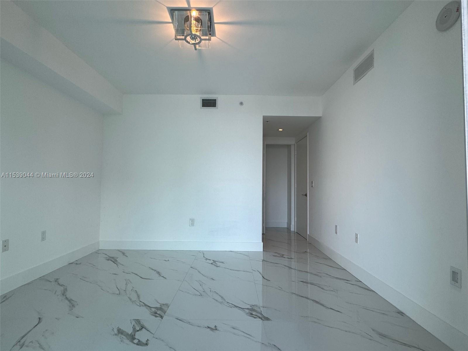 PARQUE TOWERS CONDO - Residential Lease