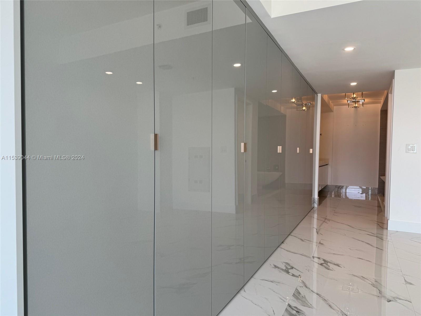 PARQUE TOWERS CONDO - Residential Lease