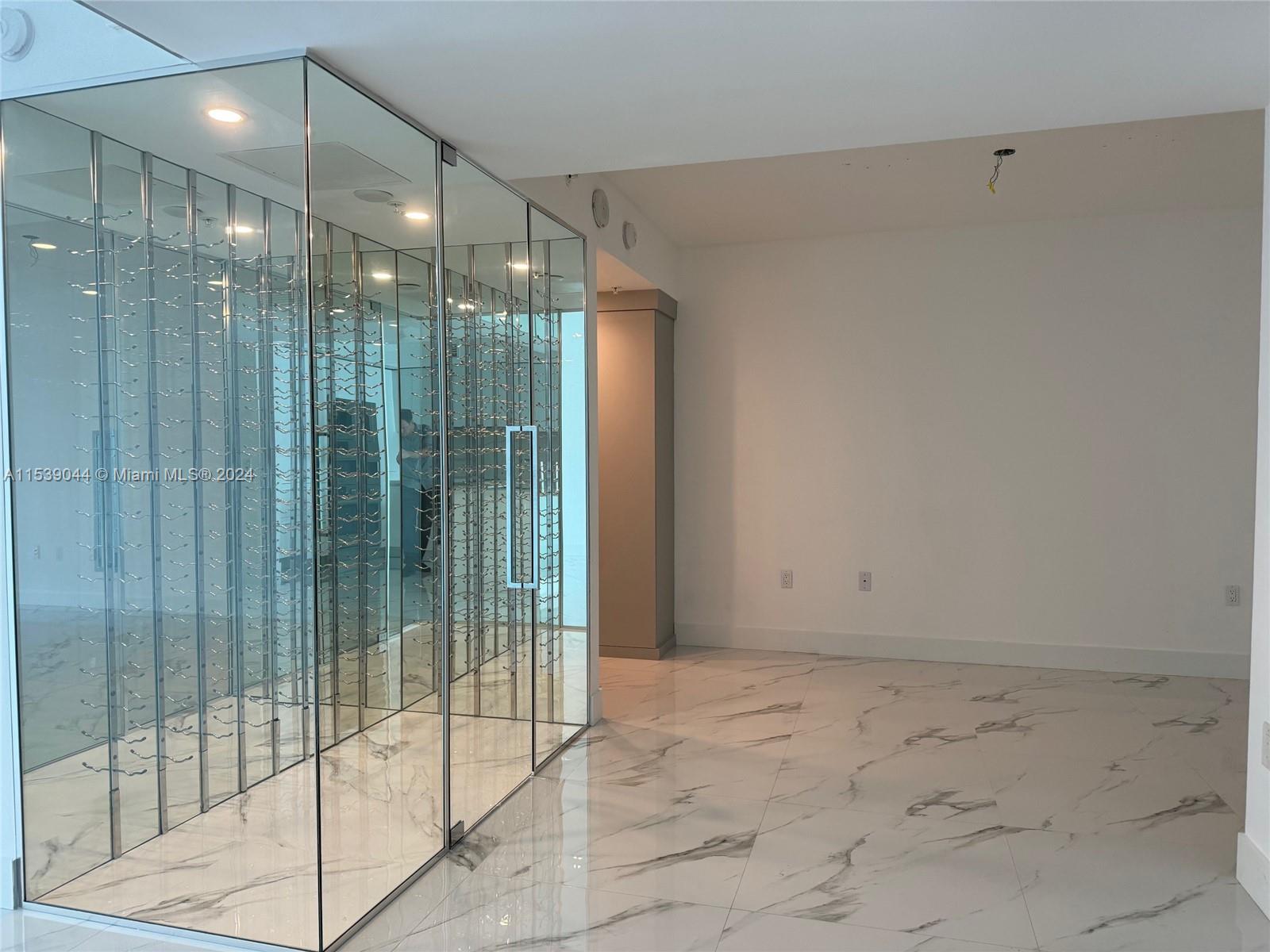 PARQUE TOWERS CONDO - Residential Lease